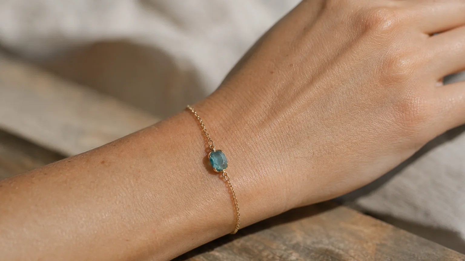 Apatite Meaning: Healing Properties & Uses 4 Apatite used for motivation and clear communication