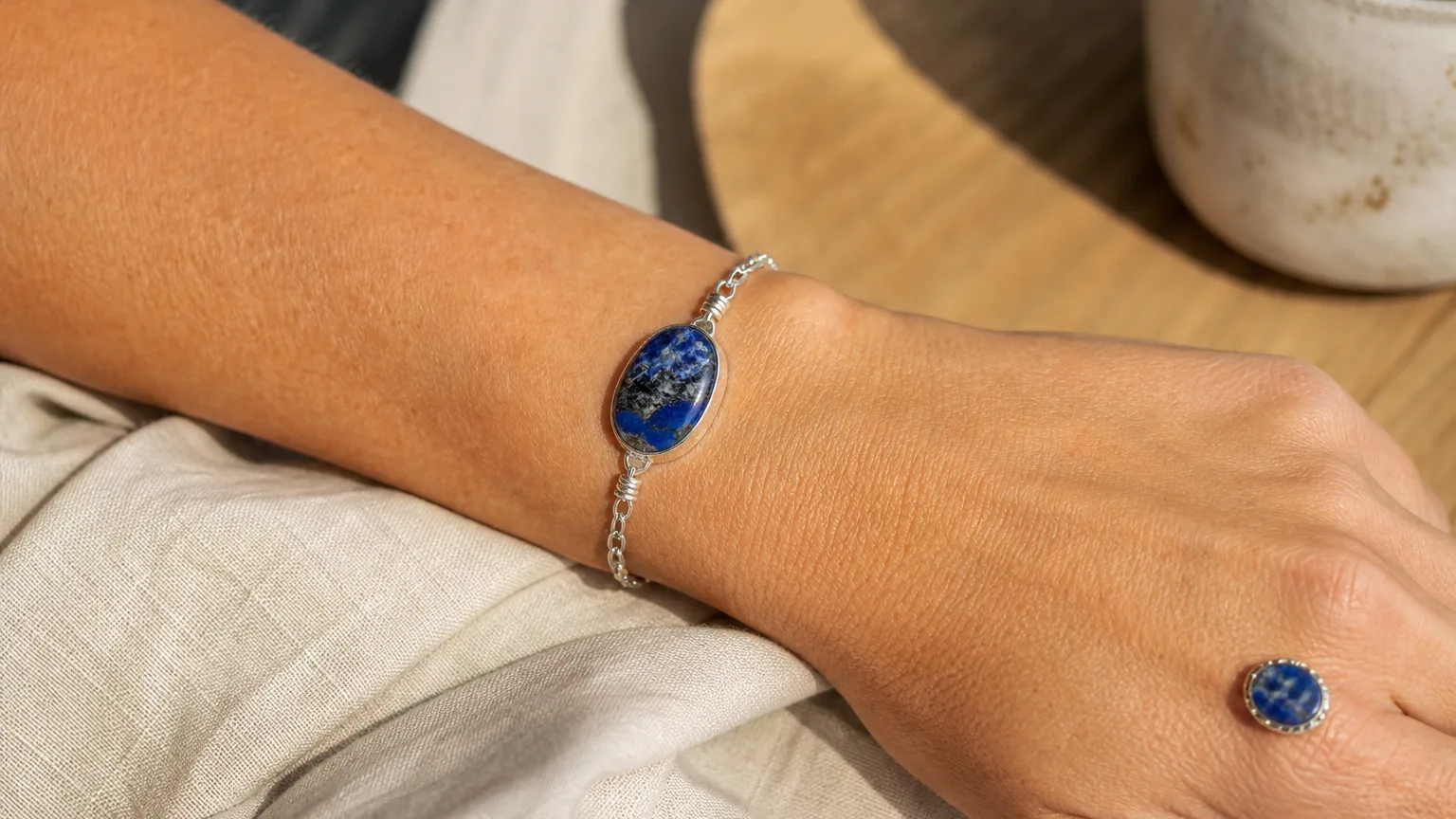 Azurite Meaning: Healing Properties & Uses 3 Azurite benefits for intuition and insight