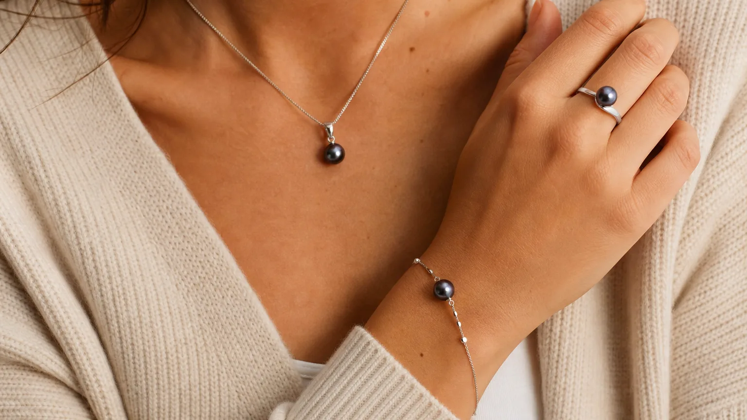 Black Pearl Meaning: Healing Properties & Uses 3 Black pearl jewelry benefits for calm and quiet inner strength