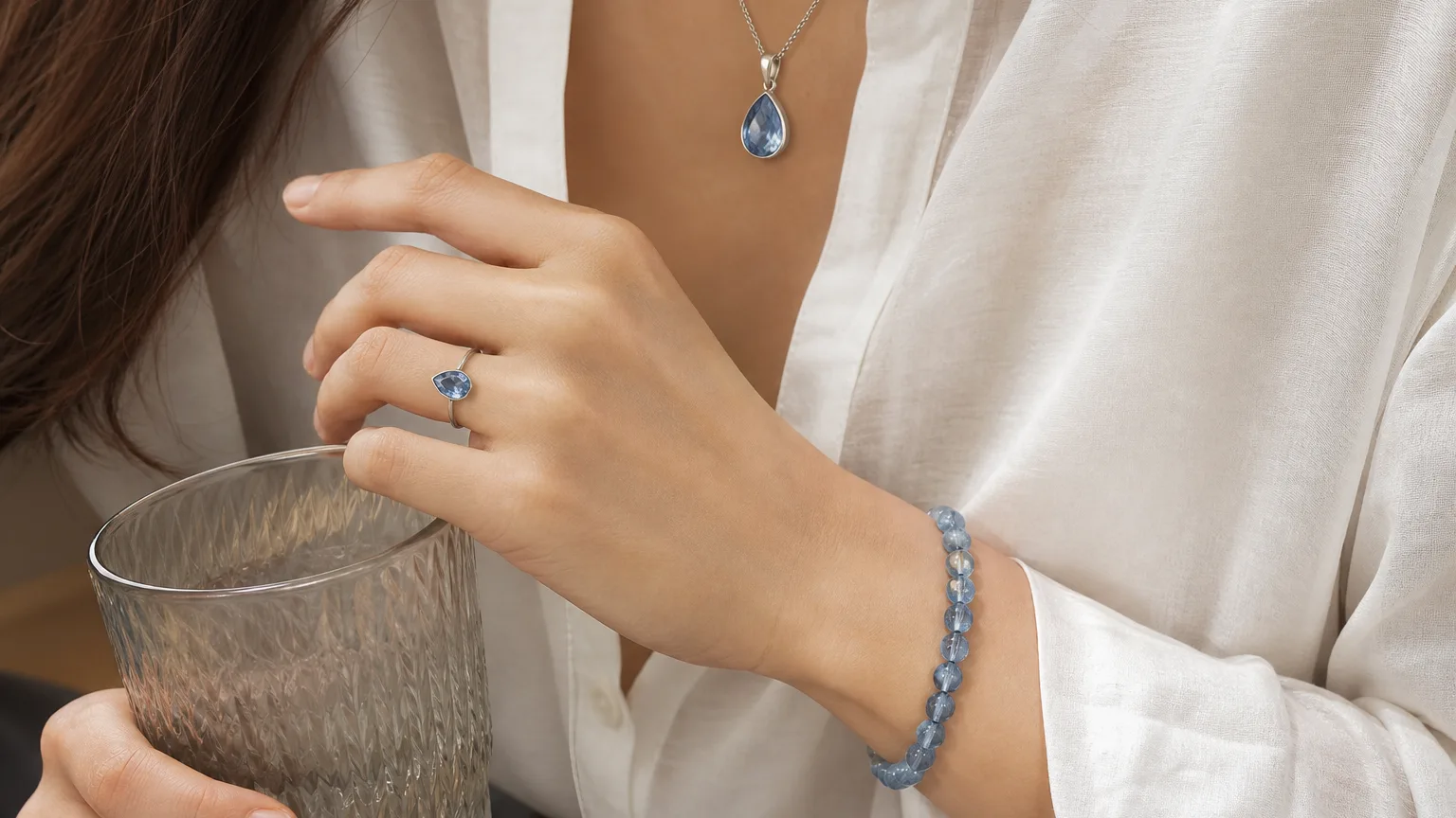 Blue Quartz Meaning: Healing Properties & Uses 3 Blue quartz jewelry benefits for calm and clear communication