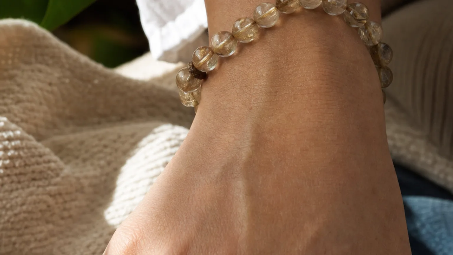 Rutilated quartz jewelry benefits for focus and motivation